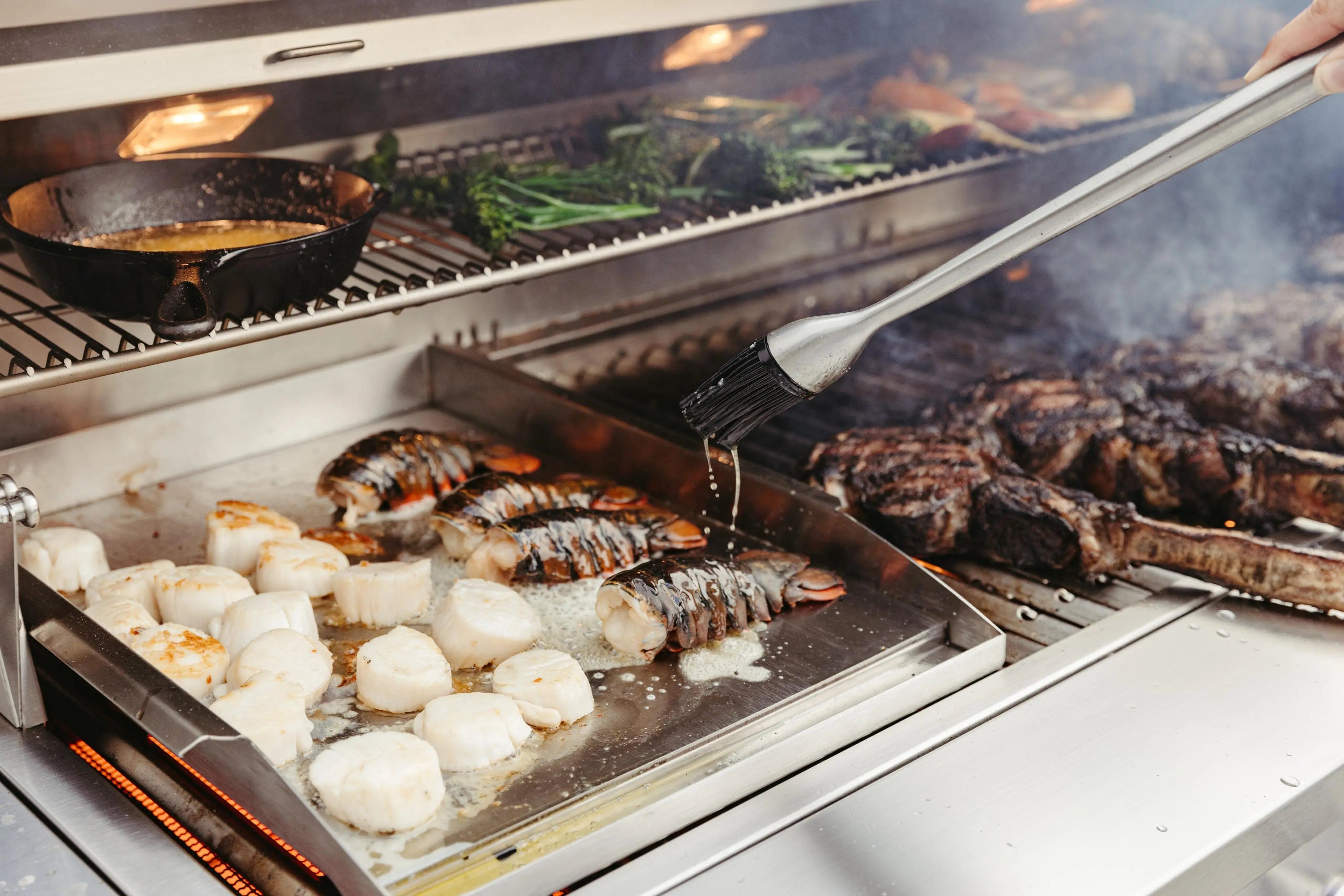 American Made Grills Natural Gas Grill American Made Grills Encore 36-Inch Hybrid Built-in Grill - Natural Gas