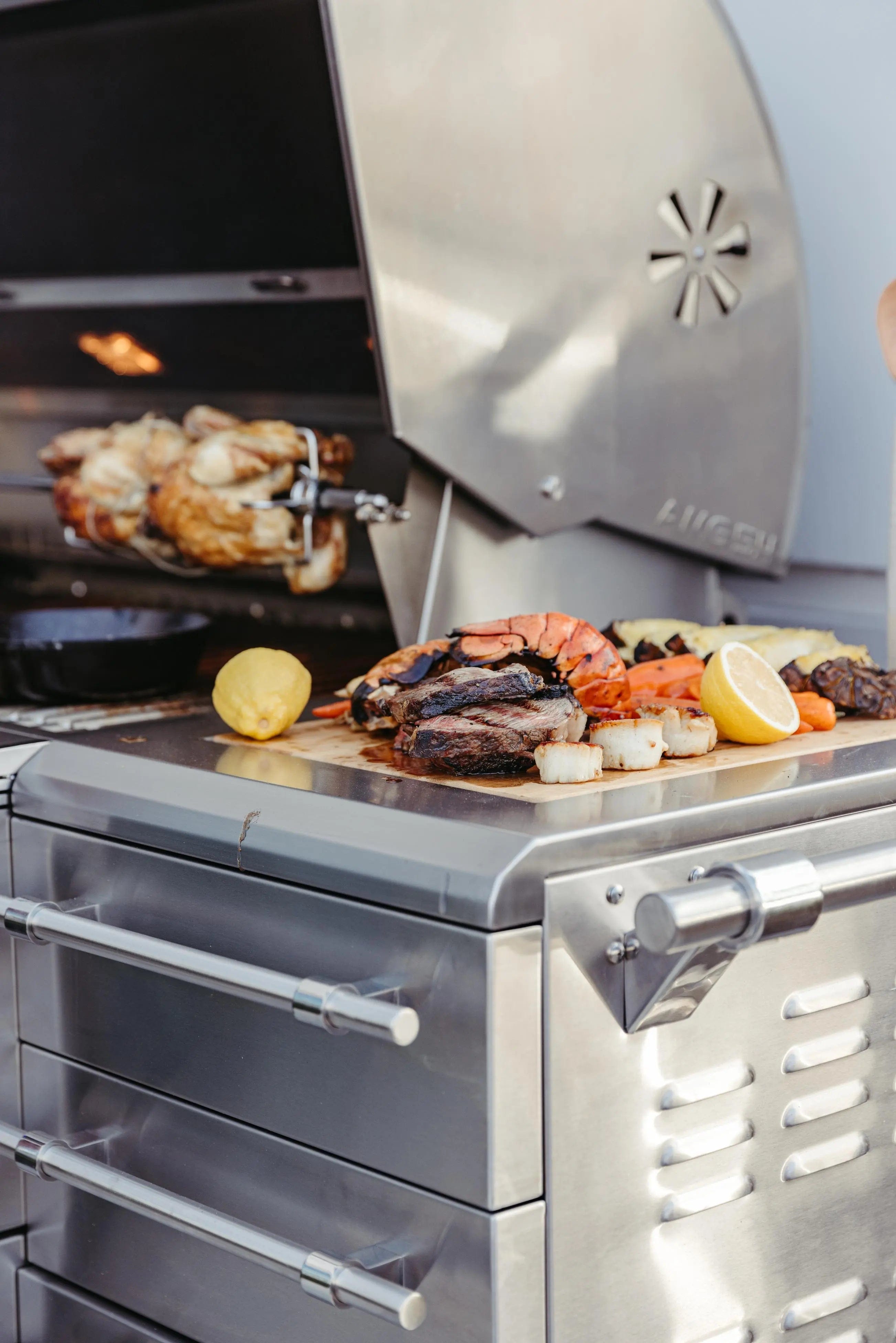 American Made Grills Natural Gas Grill American Made Grills Encore 54-Inch Hybrid Built-In Grill - Natural Gas