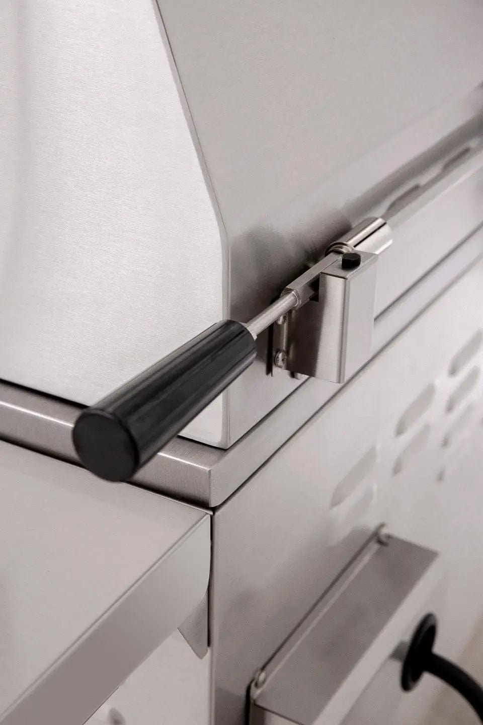 American Made Grills Natural Gas Grill American Made Grills Estate 30-Inch Freestanding Outdoor Grill - Natural Gas