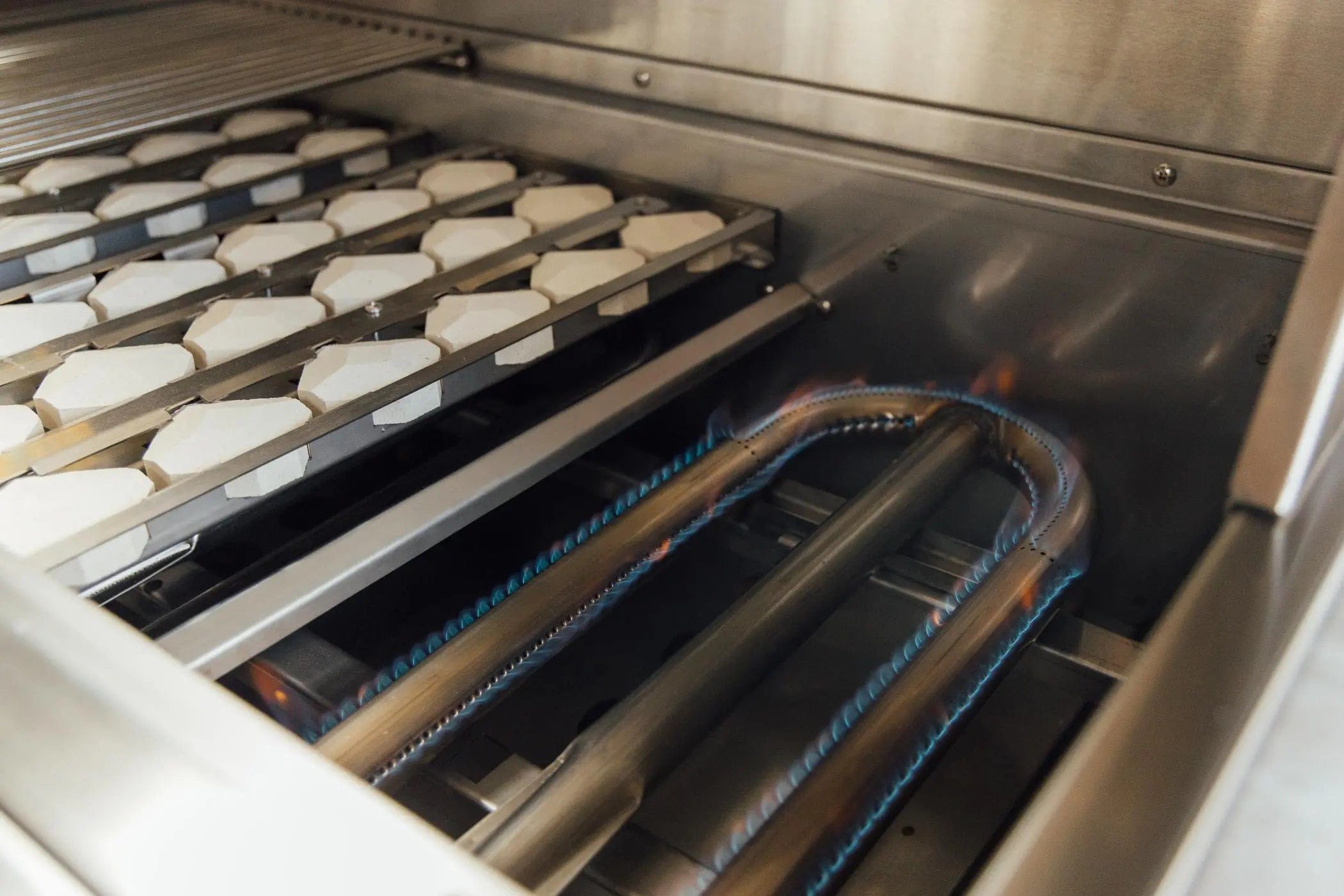 Summerset Grills Liquid Propane Grill Summerset Alturi 42-Inch 3-Burner Built-In Grill Liquid Propane With Stainless Steel Burners & Rotisserie