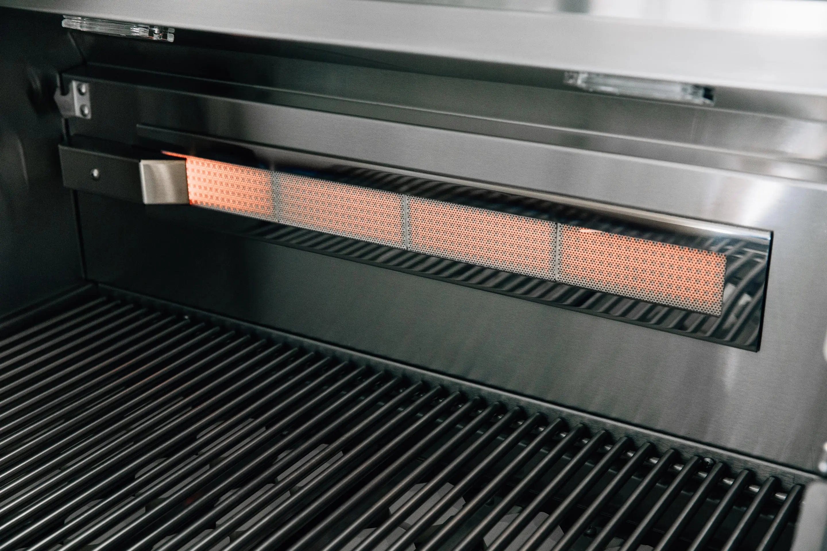 Summerset Grills Natural Gas Grill Summerset Alturi 42-Inch 3-Burner Built-In Grill Natural Gas With Stainless Steel Burners & Rotisserie