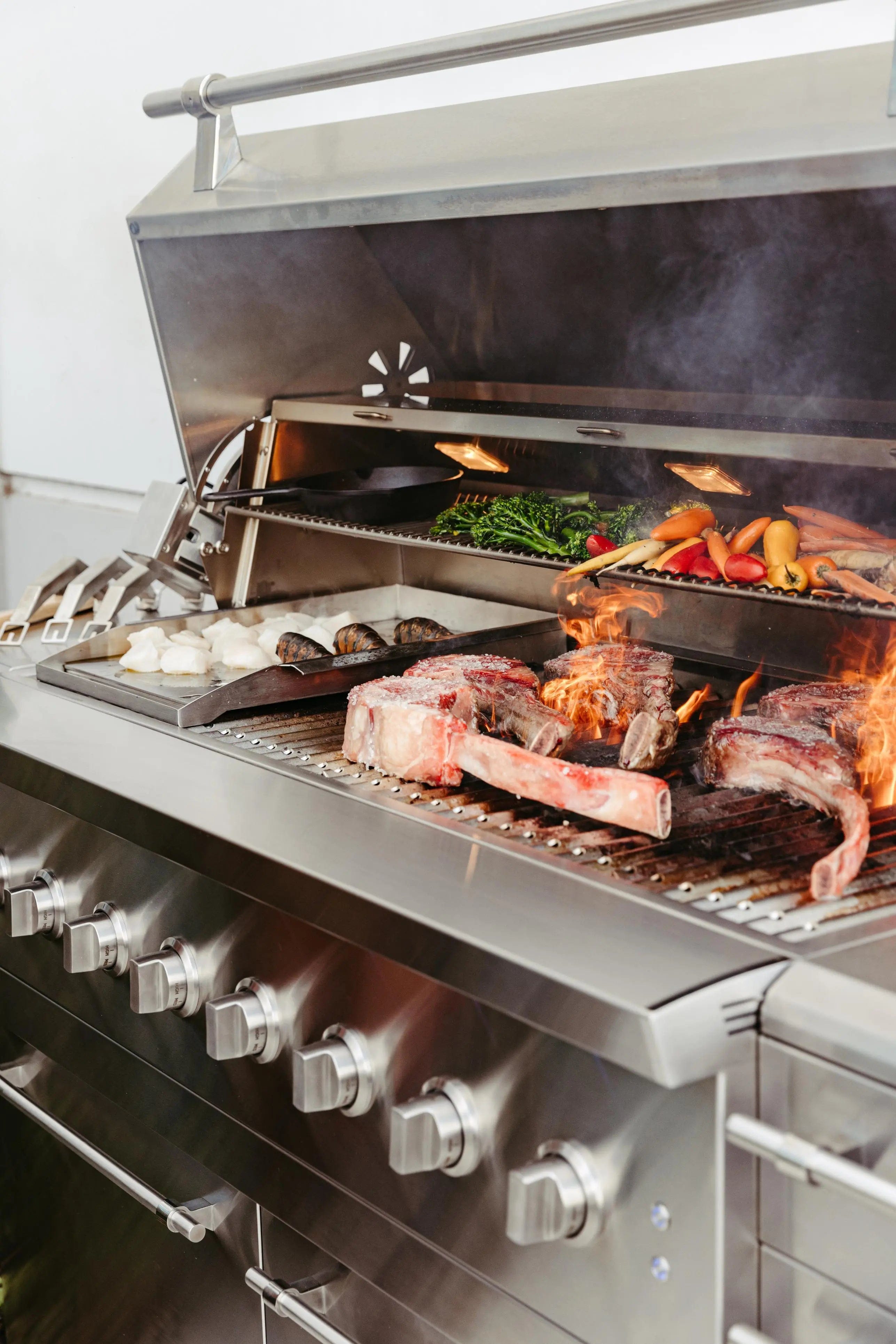 American Made Grills Liquid Propane American Made Grills Encore 54-Inch Freestanding Hybrid Outdoor Grill - Liquid Propane