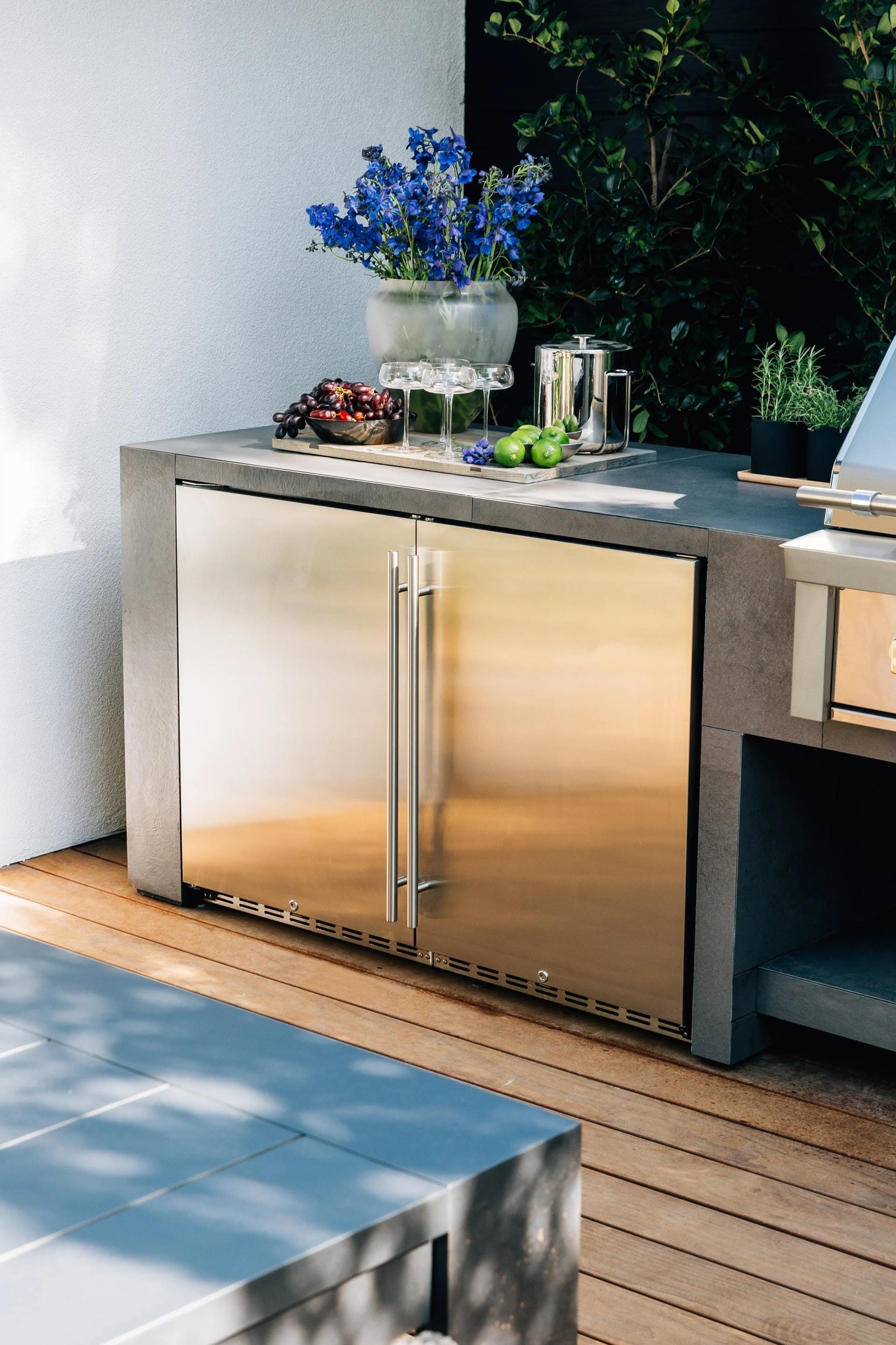 American Made Grills Outdoor Refrigerators American Made Grills - 15" Outdoor Fridge w/Stainless Door