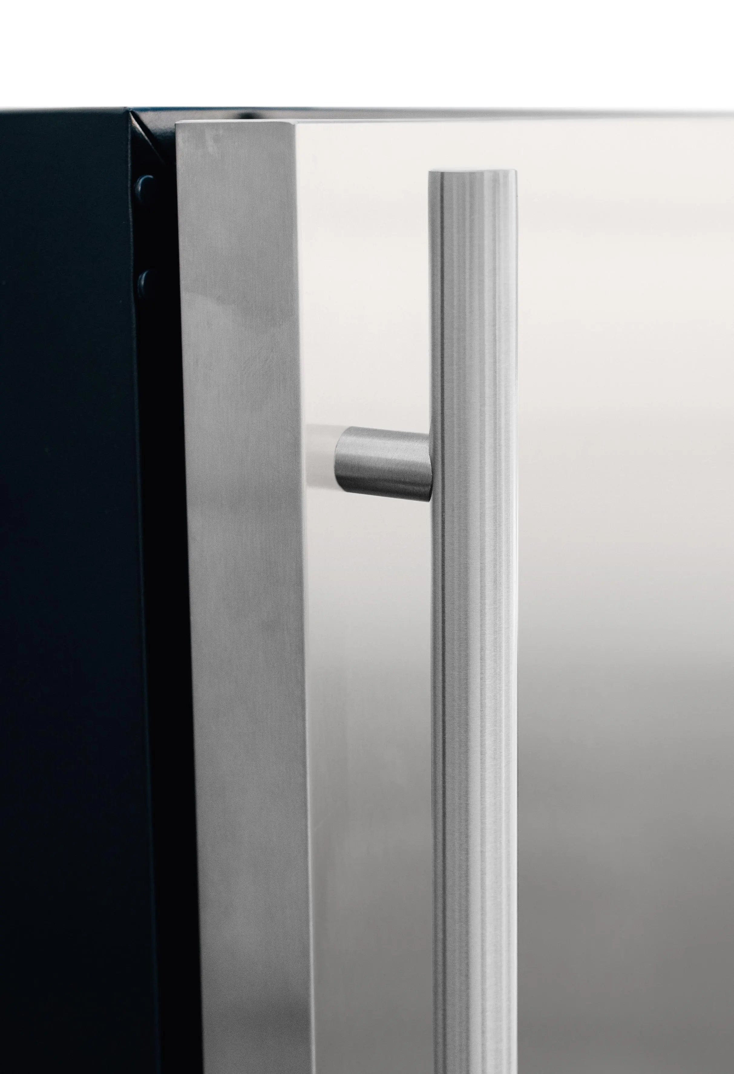 American Made Grills Outdoor Refrigerators American Made Grills - 24" Outdoor Kitchen Refrigerator